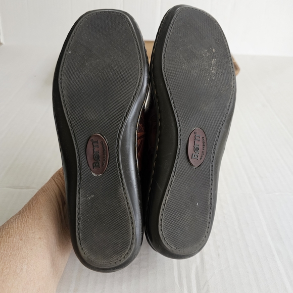 Born Brown Leather Flats Size 7.5 Tooled Embossed Floral Slip On Cushion Insoles - Picture 10 of 14
